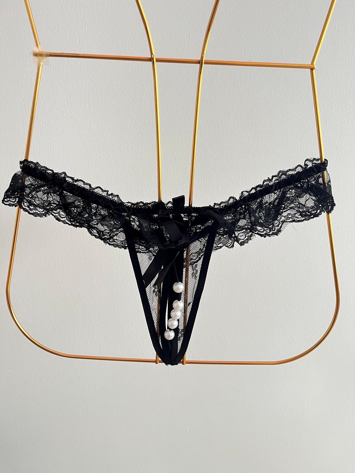 Pearl Temptation – İnci Askılı Siyah Fantazi G-String