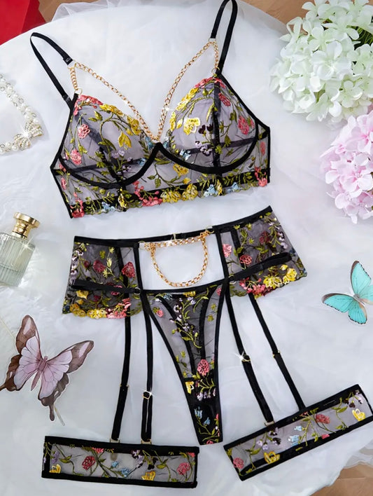 Wild Bloom | Çiçek İşlemeli Dantel 4 Parça Lingerie Seti – Altın Zincir Detaylı